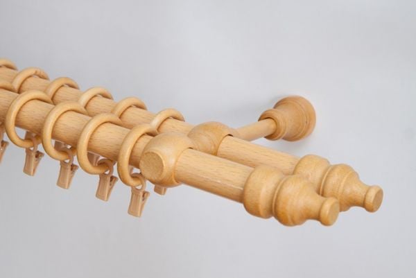 handyman brno - installing wooden curtain rods in a Brno panel house apartment